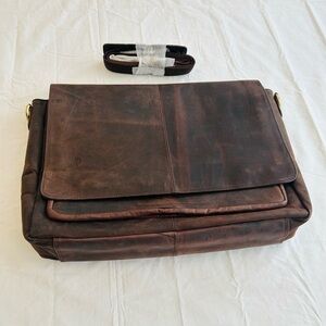 NWOT Unbranded Distressed Genuine Leather Messenger Bag